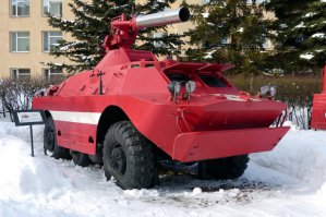 добряк, улыбается