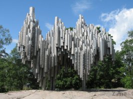 Последнее напомнило памятник Сибелиусу в Хельсинки.