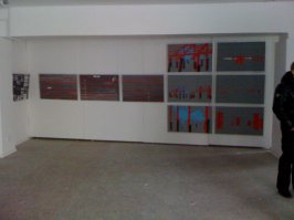 Замечательные работы, получил удовольствие, спасибо Сергею Маршенникову и Serbento.

От себя:
Однажды мы устанавливали оборудование, нас поторапливали, мол завтра открывается выставка картин современных художников. Смотрю, а они только стены разукрашивают, картин нигде не видно. Крайне был удивлен, абстракции на стенах оказались картинами. Подпольно сделал несколько кадров. 
Может я чего-то в искусстве не понимаю?