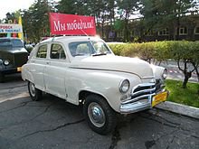 ГАЗ-М-72

Вскоре после начала кампании по освоению целины, в связи с необходимостью оперативного ремонта техники в поле, встал вопрос о предоставлении механизаторам личных транспортных средств.ГАЗ-69 для этих целей не годился ввиду чрезмерного расхода топлива. В 1955 году на Горьковском автомобильном заводе были созданы первые прототипы M72, больше известного как ГАЗ-М-72 — комфортабельного вездехода на основе переработанного кузова «Победы» и агрегатов ГАЗ-69. Идея внедорожников на базе легковых автомобилей пришлась по нраву высшему руководству партии.