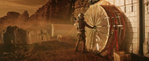 Марсианин на этот скотч пробоину в модуле заклеил и ничего, не одну песчаную бурю пережил ))))