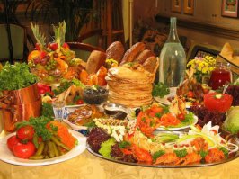 Да они там во Франциях да Италиях по части пищи, просто снобы! Придумали себе мол у них КУХНЯ! Не еда, а КУХНЯ видите ли! Ну и хрен с ними, пусть у нас будет просто еда! Вкуснейшая, офигительно аппетитная, добрая ЕДА!!!