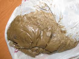 эээх детство я скучаю( наш вариант харкалки
1) прут от боковины кровати
2) волчья ягода (только хард кор, "леска" рядом была) 
3) липучка (со стройки)