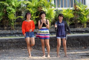 Если вы общаетесь с длиноногой, стройной, красивой тайкой, зайте - это мужик. 
Настоящие тайки - страшненькие и коренастые (не более 145-160 см рост, не более)