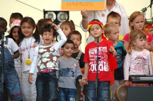 Современные немецкие дети выглядят немного по другому