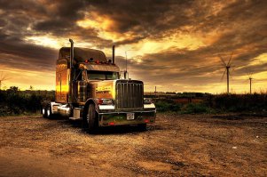 Тоже Американец только Peterbilt