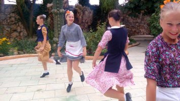 Гости замка, больше из России...