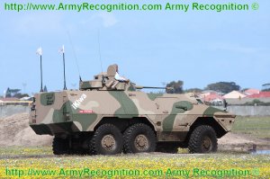 Зря хихикаете. ЮАРовцы имеют колоссальный опыт производства бронетехники под местные реалии, и зря ничего не делают. Можете сравнить с образцами их техники на фото.
В виду того что война у ни там была минная, они первыми стали делать высокозащищенные от подрыва машины. Они же первыми начали выпускать артиллерийские системы на колесном шасси. И вот эта несуразная машинка обеспечивает выживание водителя и экипажа при наезде на противотанковую мину. А вот наш БТР-82 - не обеспечивает, думаете зря в Афгане стали все снаружи на броне ездить? Да потому что при подрыве все кто были внутри корпуса  превращались в кашу.