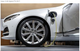 А если вольво гибрид, зачем ему зарядка от розетки. Вроде другие гибриды от своей силовой установки заряжаются.....