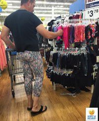 Представьте,вот это чмо в ашане где не будь в Новосибе)))