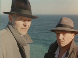 Больше всего запомнился по фильму "Десять негритят". Здорово сыграл. И вообще, особенно понравились эти два персонажа