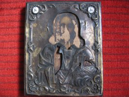 Мы с дедом делали пристройку, разобрали часть кладки, и нашли вот такую икону, 183. какого-то года.