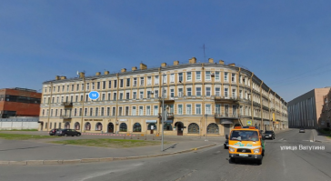 Вот этот дом на Свердловской набережной. И, да, там была реклама окон  Rehau- помню.