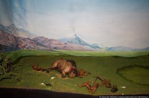 Ну вот, что хотите говорите, но мне кажется, что тут одному гомосапиенсу в жопу здоровенную дубину воткнули.