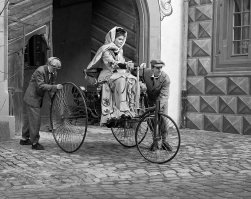 Bertha Benz (1849-1944), в честь которой была названа марка автомобилей