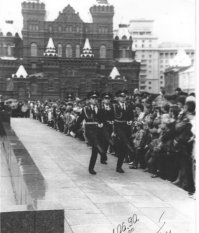 Ну вот тогда тебе.
1 июня 1990 года 11.00.