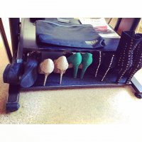 Вот такие фото меня крайне забавляют. А забить себе полку или две под обувь и пояснить благоверной, чтобы она туда не лезла под страхом расстрела на месте? :))) У меня с женой полочки чётко поделены. Да у неё больше конечно, но на мои полочки она не лезет ;)