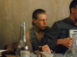 Титов Евгений.Спился...Продали они квартиру с братом и съехали куда-то..жив-не знаю...Хороший,добрый человек!