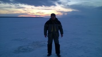 мы пока на зимней рыбачим...рано еще сезон жидкой воды открывать!