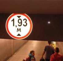 А тут что не так?
Знак для машин же.