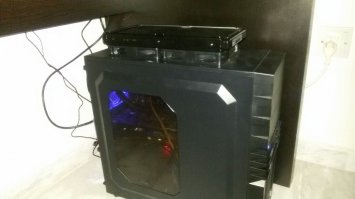 Мой монстр:
Купил с амазона по запчастям и только потом осознал, что данная система охлаждения на такой корпус не ставится. Точнее не ставилась. Было решено "поработать напильником". Точнее болгаркой и бормашинкой.