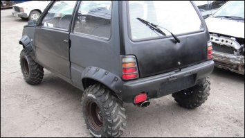 Занижена... даже звучит как будто унижена. 
Для наших дорог гораздо лучше - ВОЗВЫШЕНА!