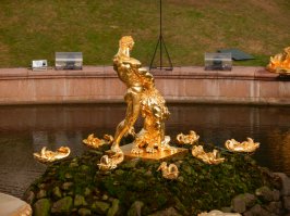 Восстановление Петергофа после освобождения и окончания войны