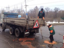 У нас решили асфальт на брусчатку сменить. Дешевле, надежно, красиво!