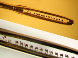 Киево-Печерская Лавра. Музей миниатюр.

Экспонаты музея никого не оставляют равнодушным, ведь глядя на них, понимаешь, что границы человеческих возможностей раскрыты еще не до конца.

Николаю Сядристому удалось создать самый маленький электрический мотор, его размеры составляют 1/20 мм3. Примечательно, что прибор является рабочим, несмотря на то, что он меньше макового зернышка.

Музей также может похвастаться такими экспонатами, как: роза, помещенная во внутрь человеческого волоса, караван верблюдов внутри ушка иголки, портрет-барельеф балерины Майи Плисецкой на вишневой косточке.

Стоит отметить, что Николай Сядристый признан лучшим мастером миниатюр в мире, а его работы представлены не только в Украине, но и в музеях Андорры, России, Венгрии.
Вот это Круто!!!