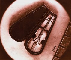 Киево-Печерская Лавра. Музей миниатюр.

Экспонаты музея никого не оставляют равнодушным, ведь глядя на них, понимаешь, что границы человеческих возможностей раскрыты еще не до конца.

Николаю Сядристому удалось создать самый маленький электрический мотор, его размеры составляют 1/20 мм3. Примечательно, что прибор является рабочим, несмотря на то, что он меньше макового зернышка.

Музей также может похвастаться такими экспонатами, как: роза, помещенная во внутрь человеческого волоса, караван верблюдов внутри ушка иголки, портрет-барельеф балерины Майи Плисецкой на вишневой косточке.

Стоит отметить, что Николай Сядристый признан лучшим мастером миниатюр в мире, а его работы представлены не только в Украине, но и в музеях Андорры, России, Венгрии.
Вот это Круто!!!