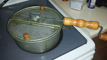 тут то всё аутентично-заводское, ни какого рукожопства, это хрень для приготовления поп-корна