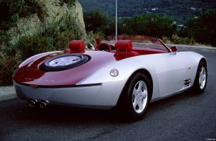 Curara - автомобиль сконструирован московскими студентами в самом начале 90-стых. Тех подробностей не знаю.