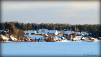 на фото - река Свирь. На берегу - бани. Не сносят. И не снесут. Бани на берегу - можно.