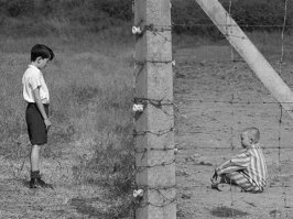 фильм: Мальчик в полосатой пижаме.