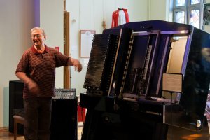 В озвучке фильма (в частности, в сцене кошмара) использовался единственный в своем роде советский (но обранный "в гараже" из чего Бог пошлет) оптико-механический синтезатор АНС