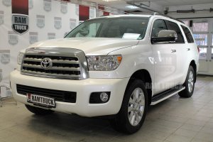 Лучше моей ёлки нету! расход 12л на 100 км 92 бензин, двиг 5.6
очень надежна! владел первой и второй секвойей в сумме с 2003г