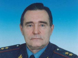 Уверен, здесь и без меня это знают, но не высказаться я не могу))) 
А вот и тот человек, кто застрелил льва на съемках