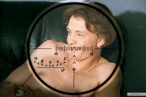 Зачем такую тему поднимать .. а уж если подняли то может вспомнить и хорошее кино а не изврат типа многоножек .. в этом фильме хоть смысл подобного действия есть а не для шокирования публики