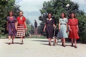 Добавлю ещё советского Киева. А то ведь украинская молодёжь считает, что москали их угнетали 300 лет
