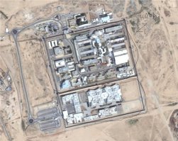 Я сидел без вливаний с воли, принципиально, при этом баланду не ел а готовили сами, ибо халяль, сидел с арабами. Преподавал сокамерникам;
русский язык(один кадр за 4 часа занятий, с экрана титры ОРТ читать начал, правда не понимая никуя))), 
Пользование Windows с помощью рисунков в тетрадке(охранники когда увидели, были в шоке, специально уведомили всех к компам меня не подпускать и приперли тетрадок)))
Историю, математику и английский.
Учил арабский язык, Коран(в котором Иса(Иисус) и Муса(Моисей) упоминаются как пророки), шахматы(арабы играют ШО-ППЦ, даже тупые) и еще много чего. Не хватало женщин и пакатаца на моце, алкоголь не пили хотя был, наркотики на любой вкус.
А с насильниками даже в один двор никто не выходил.
Тюрьма строгач "Декель", 4-й закрытый отряд Беер-Шева.