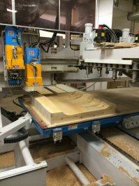 ... насчет клея, хочу заступиться за канадцев. 
Поверьте они не тупее нас!!!!
Каждый криволинейный элемент, резался на 3D фрезере из цельного куска дерева!!!! Во внутренней обшивке нет ни грамма клея, а сама сауна может быть разобрана поэлементно, перевезена и установлена в другом месте :).   
Чувак, который за все это заплатил, наверняка не беден и уж точно эпоксидку или полиэфирку нюхать не хочет