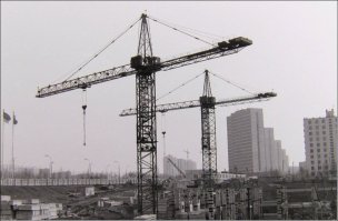 Ценность поста возросла бы, если автор подписал место где и что снято.
1.?
2.Проспект Вернадского. Снято с территории нынешнего МИРЭА (?)
3.Никулино? Вдали Олимпийская деревня. У тэц-25 одна труба (сейчас 2)
4.?
5.Никулино. Вид на Олимпийскую деревню со старого Боровского шоссе.
6.Вернадка. По центру строится общага МГУ?
7.Тропарёво
8.Олимпийская деревня. Над озером школа №812. Левее Школа №843. Озера сейчас обмельчали и стали частью Парка школьников.
9.Тропарёво.
10.26 бакинских комиссаров у метро юго-западная. На заднем плане строится академия народного хозяйства.
11. Там же. Автор фото спустился с холма.
12.
13.
14.Мне кажется или это стройплощадка гостиницы спорт на Ленинском проспекте? Которую потом Лужков снёс. Сейчас там автостоянка.