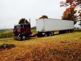 отдаление кабины,  это эстетика или есть преимущества в  неведомых физических силах??
Длина базы, ну это еще приму за достоинство!