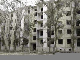А это, мой городок...где я родился...
Так выглядит сейчас тот дом, в котором я провел первые два года своей жизни