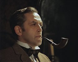 Не математика, а психология. Ну кто скажите, кто в молодости будет печь блины? Молодость для более стремительных вещей. Значит автор говорит о воспоминаниях детства или юности, называя это молодостью. Отсюда и вывод о возрасте. На самом деле это выглядит забавно. Так же малыш-первоклассник отзывается о раннем детстве 3х-4х лет, - "вот помню в детстве..."

Элементарно, Ватсон.