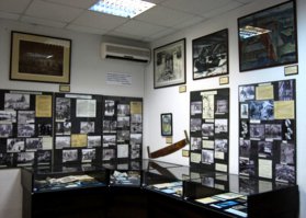 Был я в Московском музее ГУЛАГа, такая лабуда! Черпак, каким и сейчас солдаты пользуются, обрезанный валенок ОДИН! почему-то, два десятка фоток и разрозненные приказы об арестах и расстрелах, тоже десятка два. Плюс карта-схема с местами лагерей. Ну и мелочёвка типа ложки-кружки. Вот несколько фото.