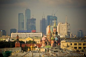Со стороны высотки на Котельнической снят. Присмотритесь!