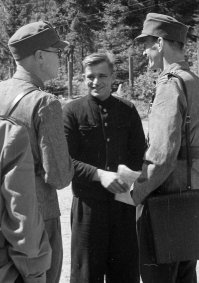 А вот и диверсанты в финскую... Виктор Фейгин.
И он смеялся врагам в лицо и приговору о смерти..