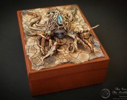 Обложки по 200 долларов, вот такая шкатулка - 700