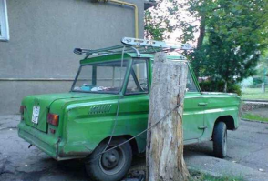 А вот ни хрена не смешно было. Гоповитые подростки такие ,раньше по крайней мере, частенько "покататься брали". Им привод и постановка на учёт, а дедушке-владельцу горе.